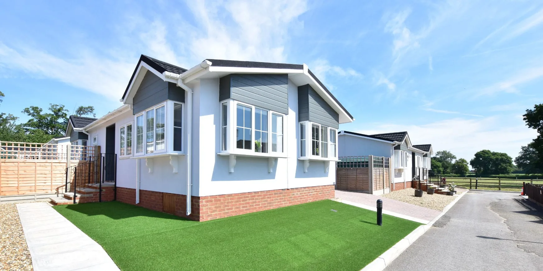 Loddon Court Farm Park – Serene Countryside Living in Berkshire